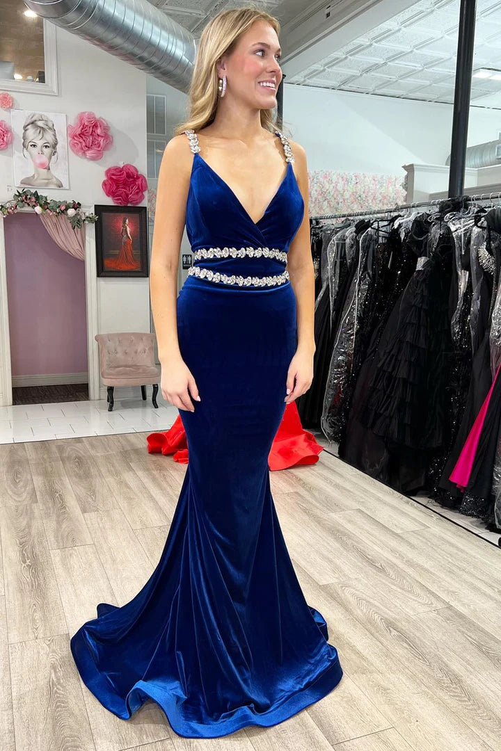 Vestido de fiesta de sirena con escote en V, tirantes y cuentas de terciopelo